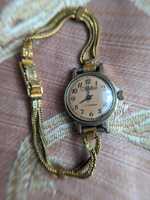 Жіночий позолочений годинник Слава 17камней з браслетом