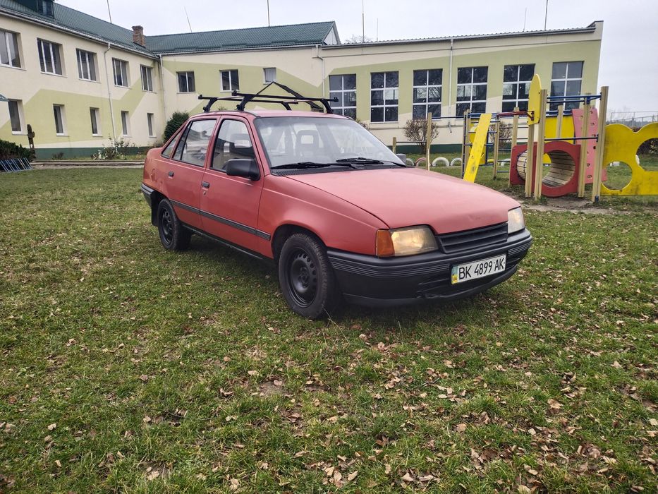 Опель кадет 1.3 газ бензин