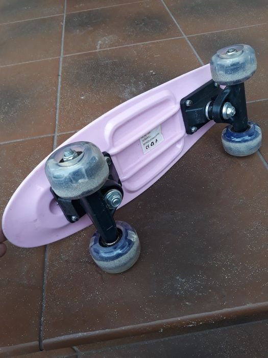 Deskorolka fiszka różowa kółka LED