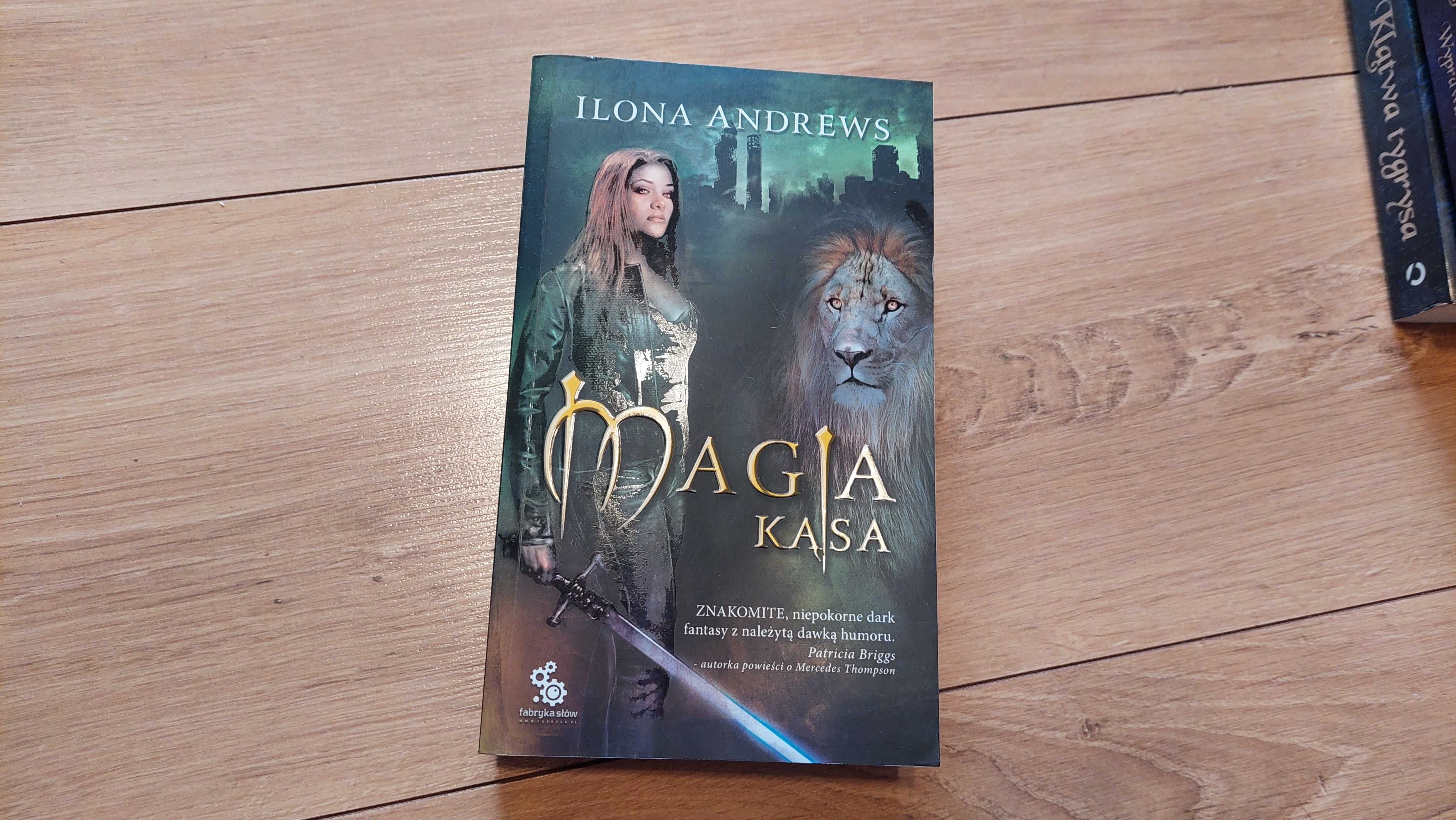 książka Magia kąsa - Ilona Andrews