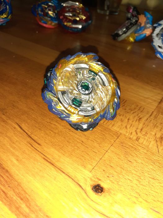 Набір монстрів з 6 сезону beyblade Burst в гарній якості