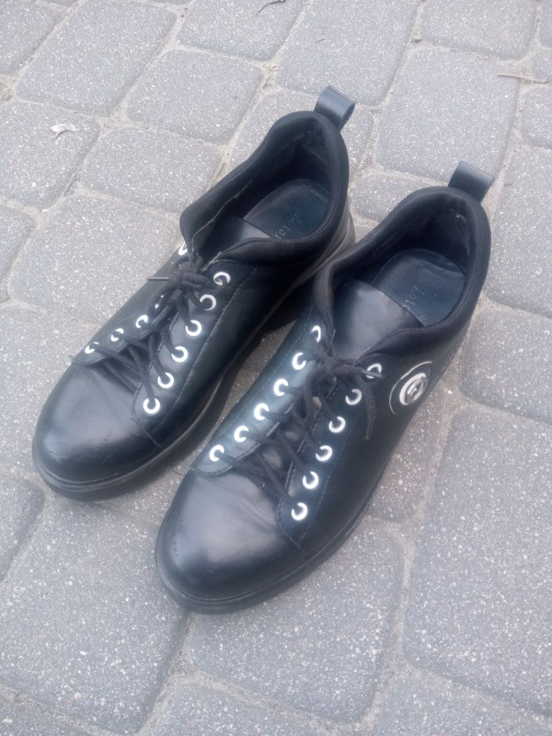 Buty damskie rozmiar 41 uszkodzone