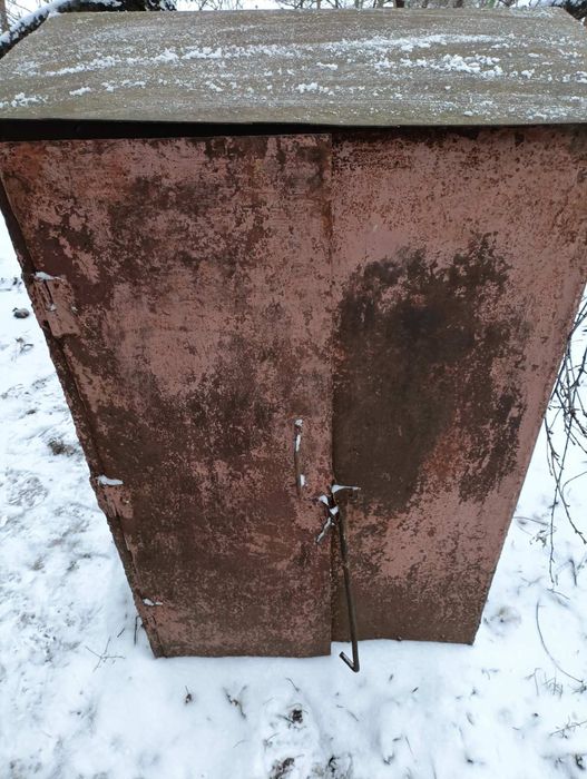 Шкаф, ящик железный тяжёлый