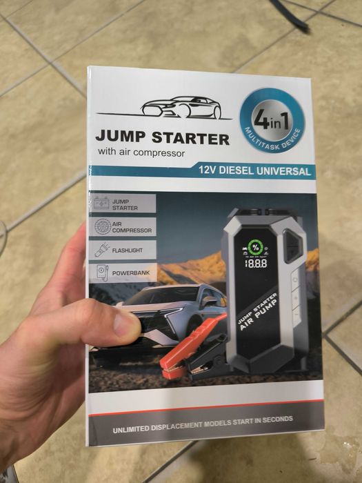 Jump Starter бустер пусковий пристрій 4 в 1 насос,лампа,бустер,зарядка