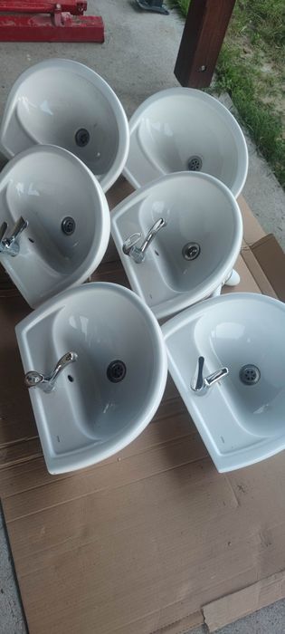 Umywalki z armatura bateria