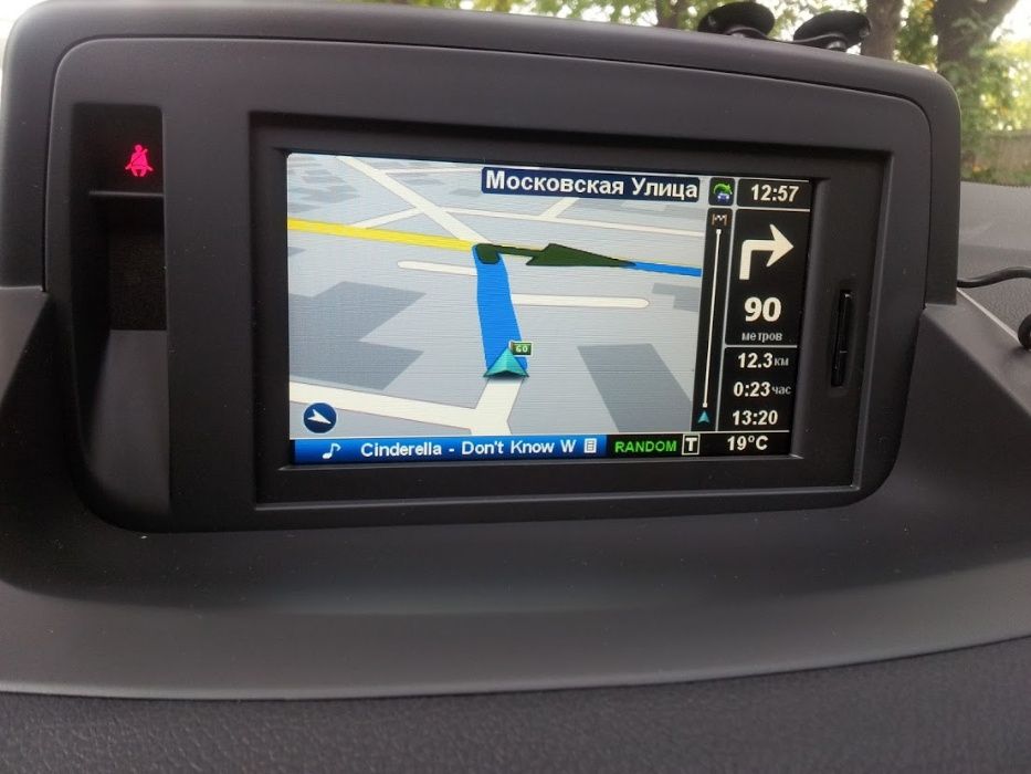 Навигация Renault Megane Laguna Scenic TomTom Carminat LIVE R-Link-1-2