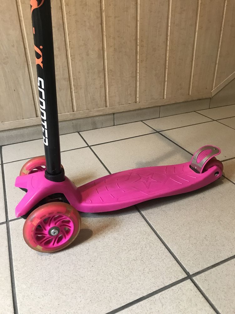 Hulajnoga trójkołowa Scooter