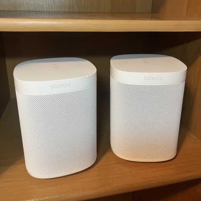 Акустична система Sonos One SL з підставками Conecto (2 шт білі) нові