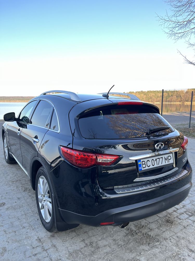 Продам Infiniti QX70