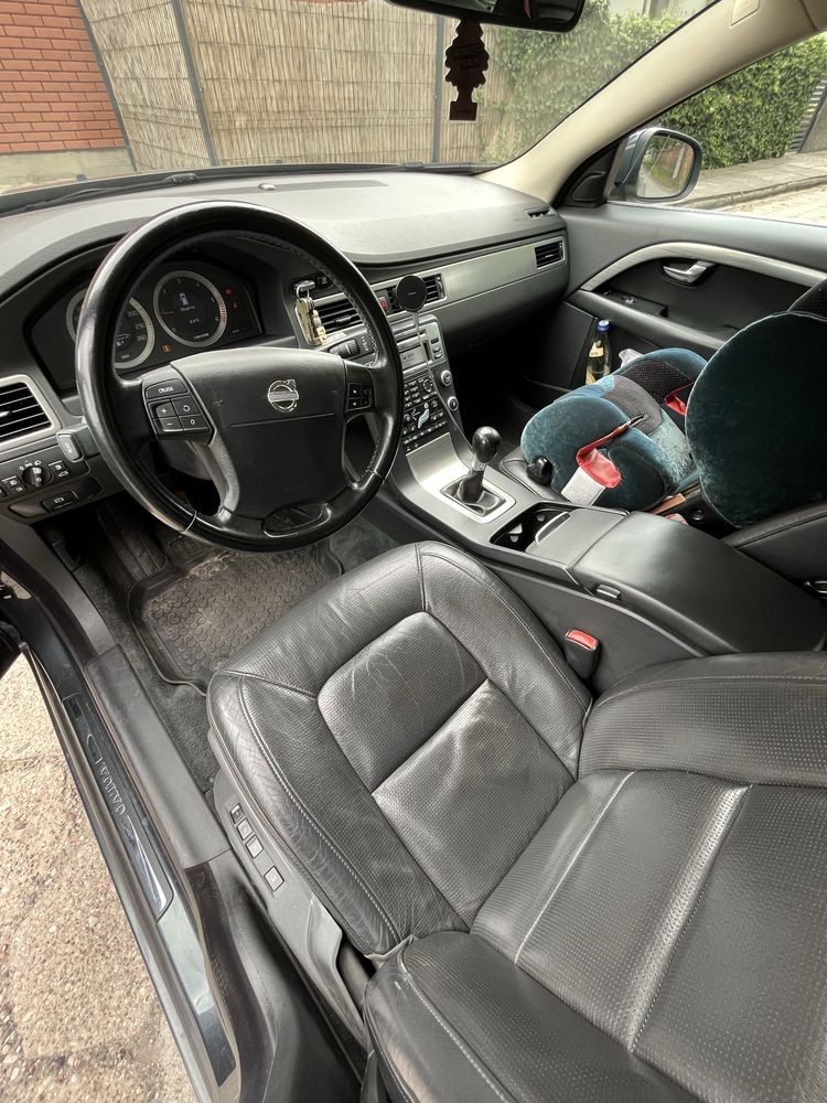Volvo v70 2,0 d summum