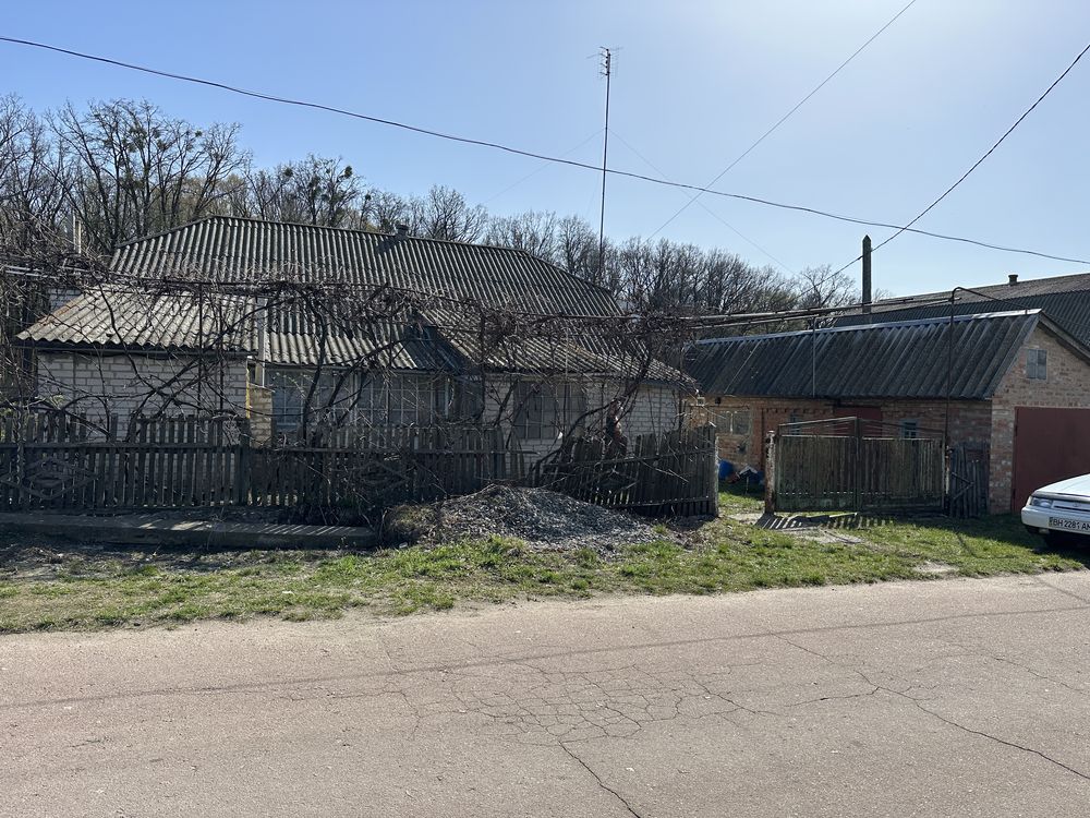 Продаж будинку із землею в смт. Ружин