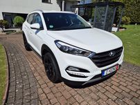 Tucson 1.6 benzyna 51 tys km led navi kamera z Niemiec oplacony