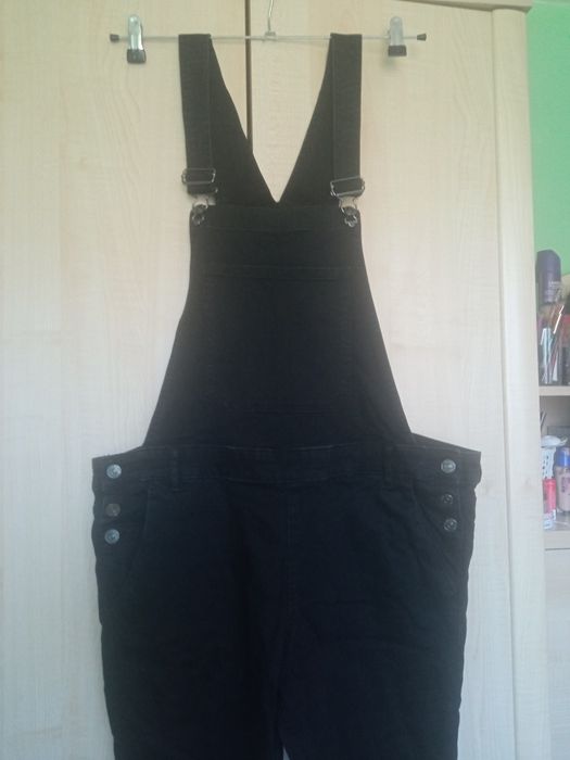 Spodnie jeansowe damskie na szelkach