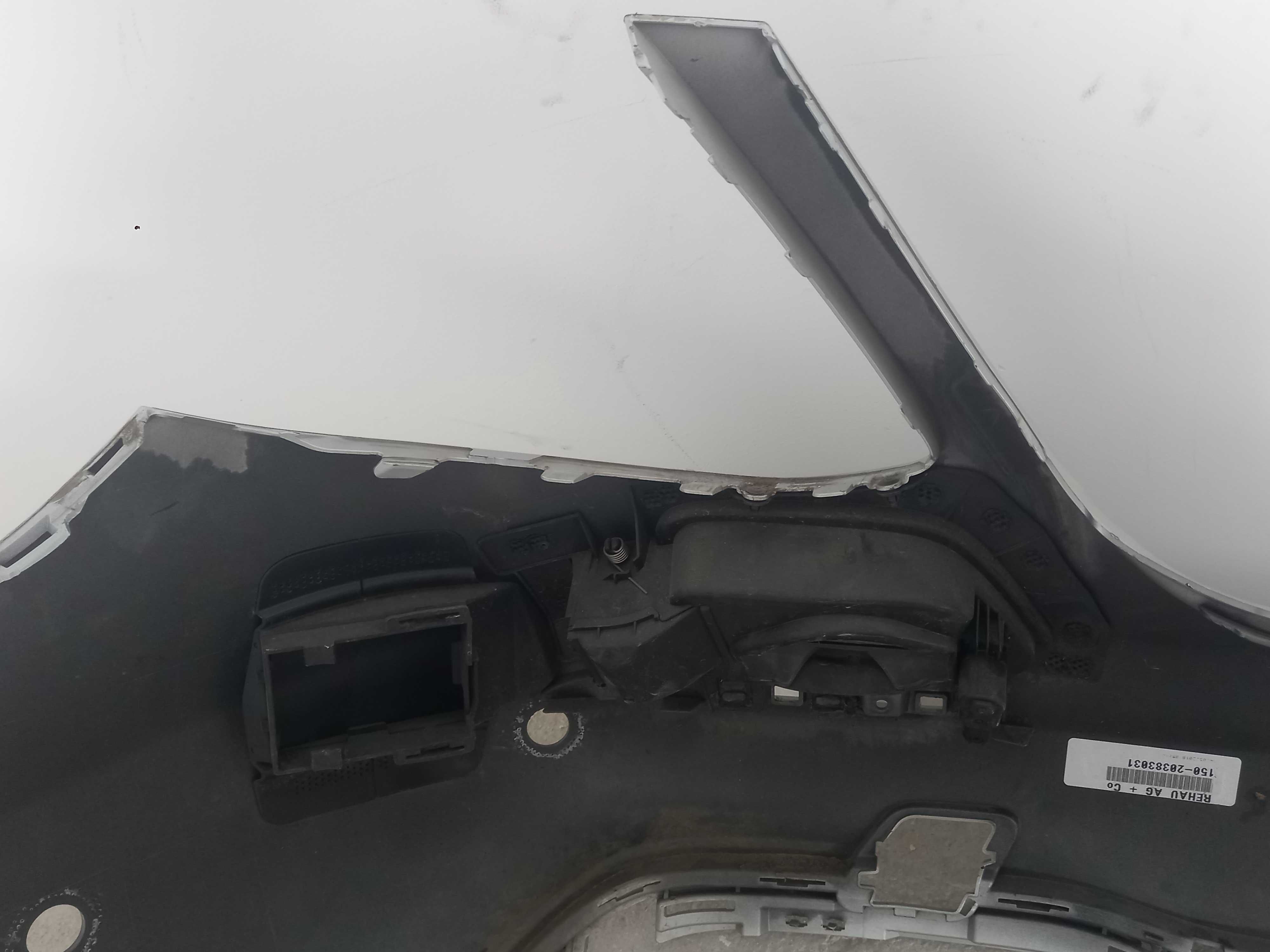 Zderzak tyl Mercedes w213 elektryk plug in. Stan bdb.