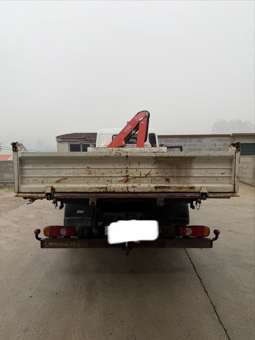Mitsubishi canter com grua e bascúla