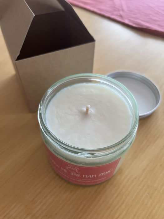 Świeca sojowa Zołza Nie mów mi jak mam żryć malinowa 250 ml