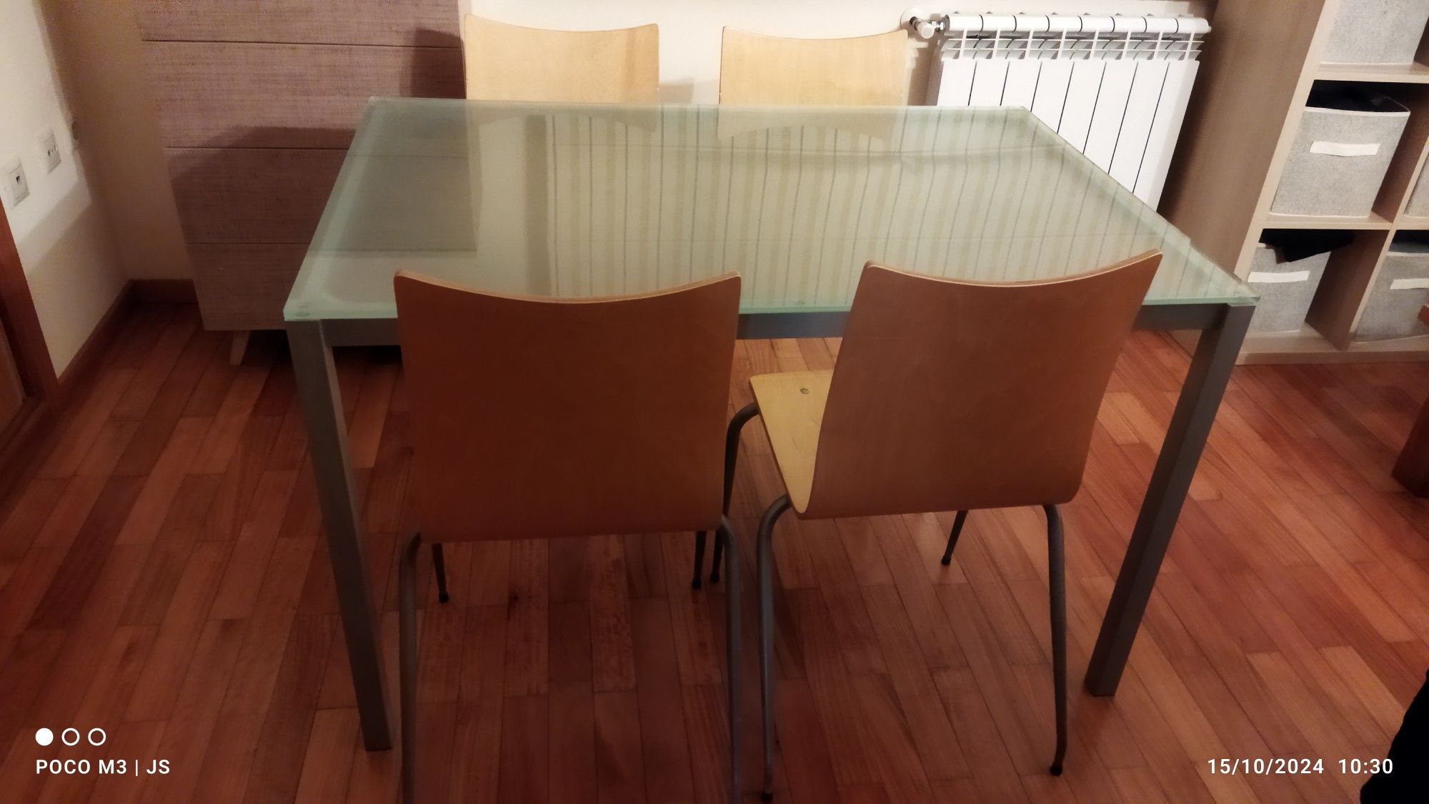 Mesa de cozinha com 4 cadeiras