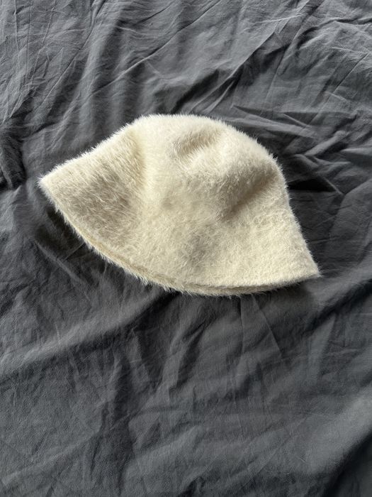 Тепла мохната панамка Weekday