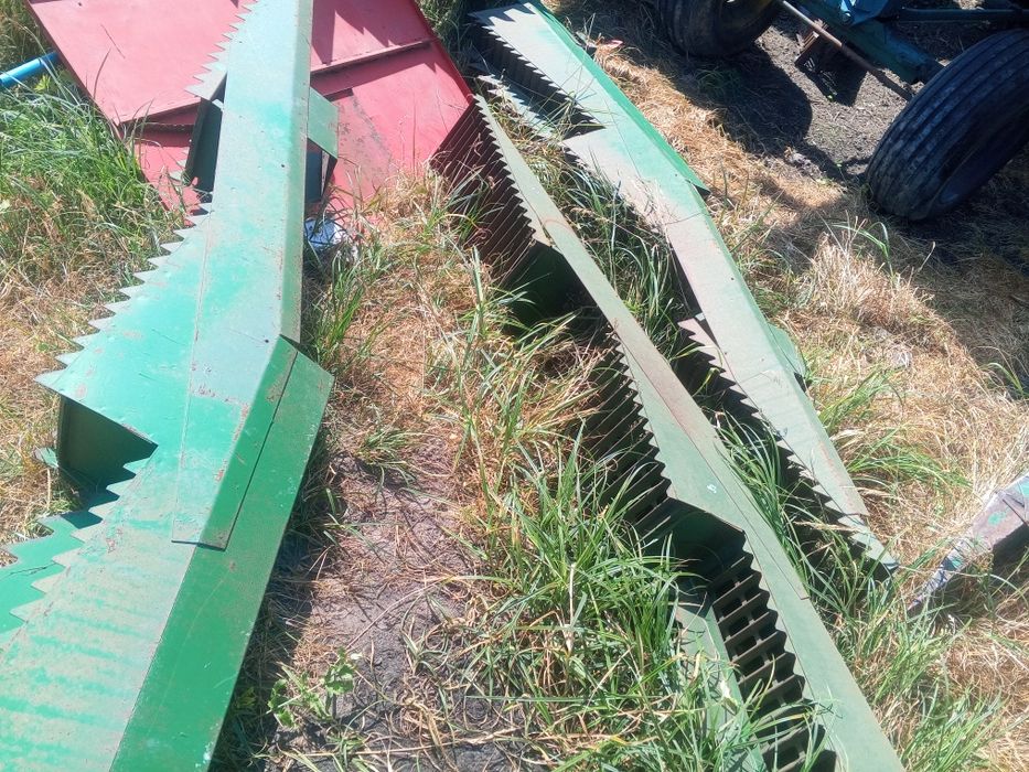 Запчастини на Комбайн John Deere 3 клавішний