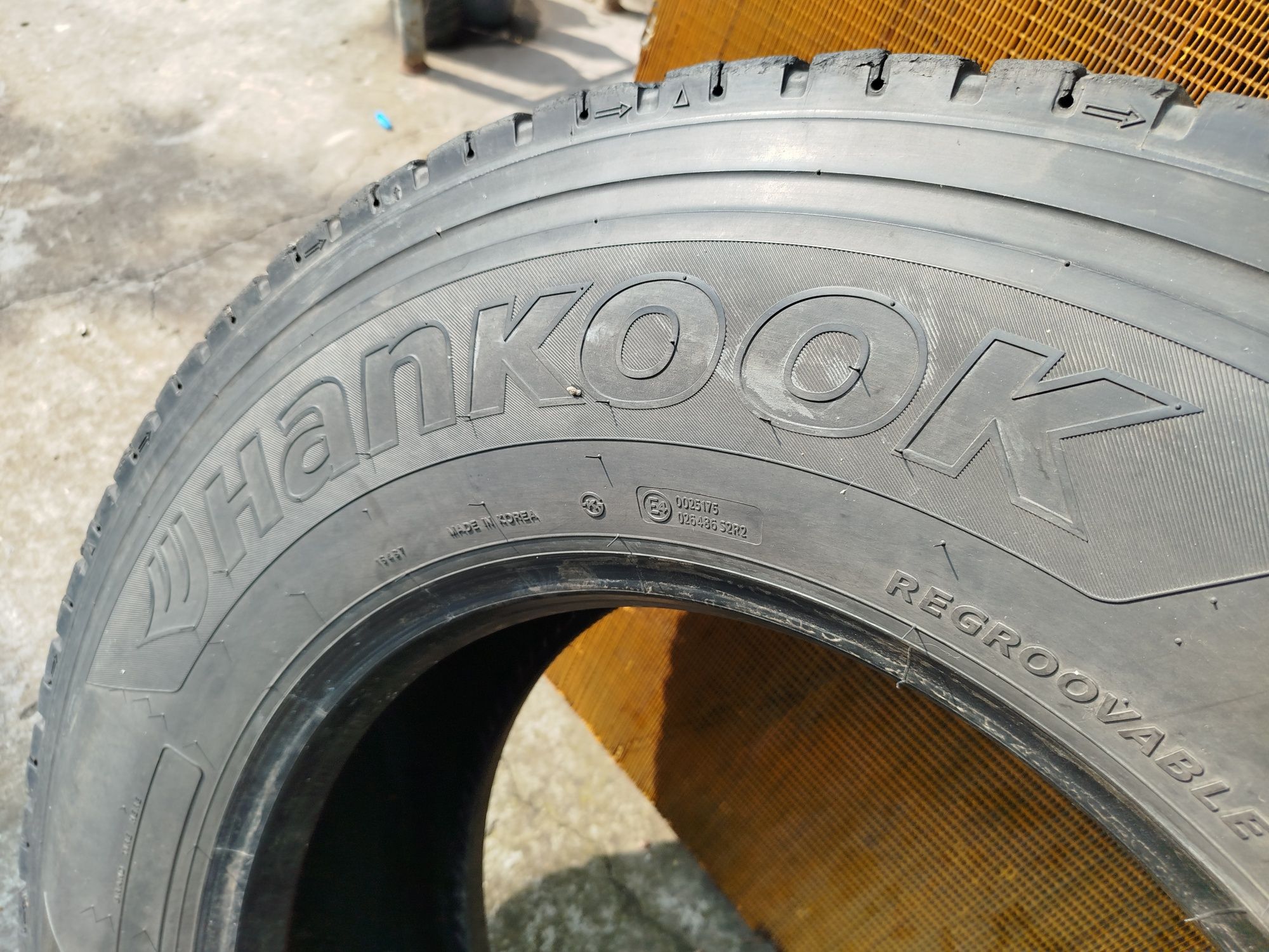 Шина Hankook 315/70R22.5  Залишок протектора 10-12мм. 8 шт.
