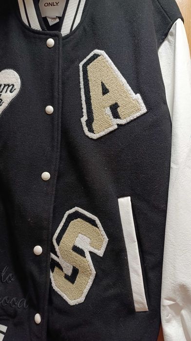 Бомбер вітровка жіночий стильний