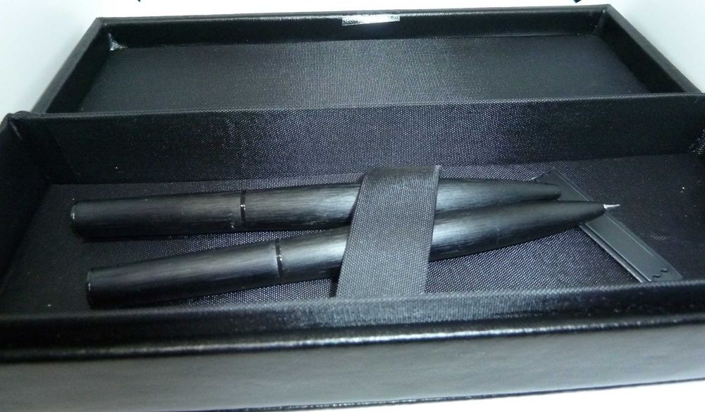 Conjunto esferográfica e lapiseira José António Tenente