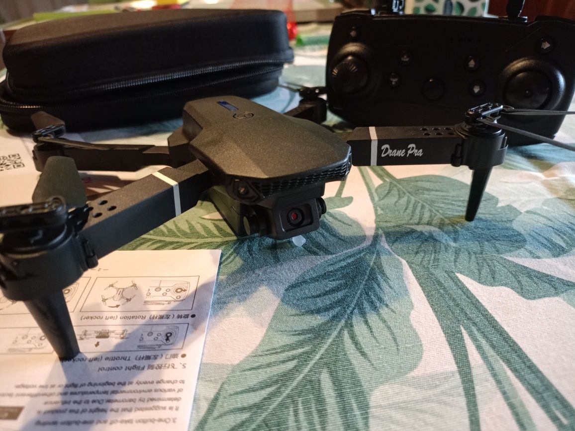 Dron z kamerką na wifi