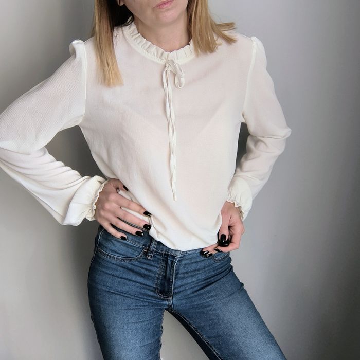 Biała elegancka bluzka damska Reserved falbanki nowa