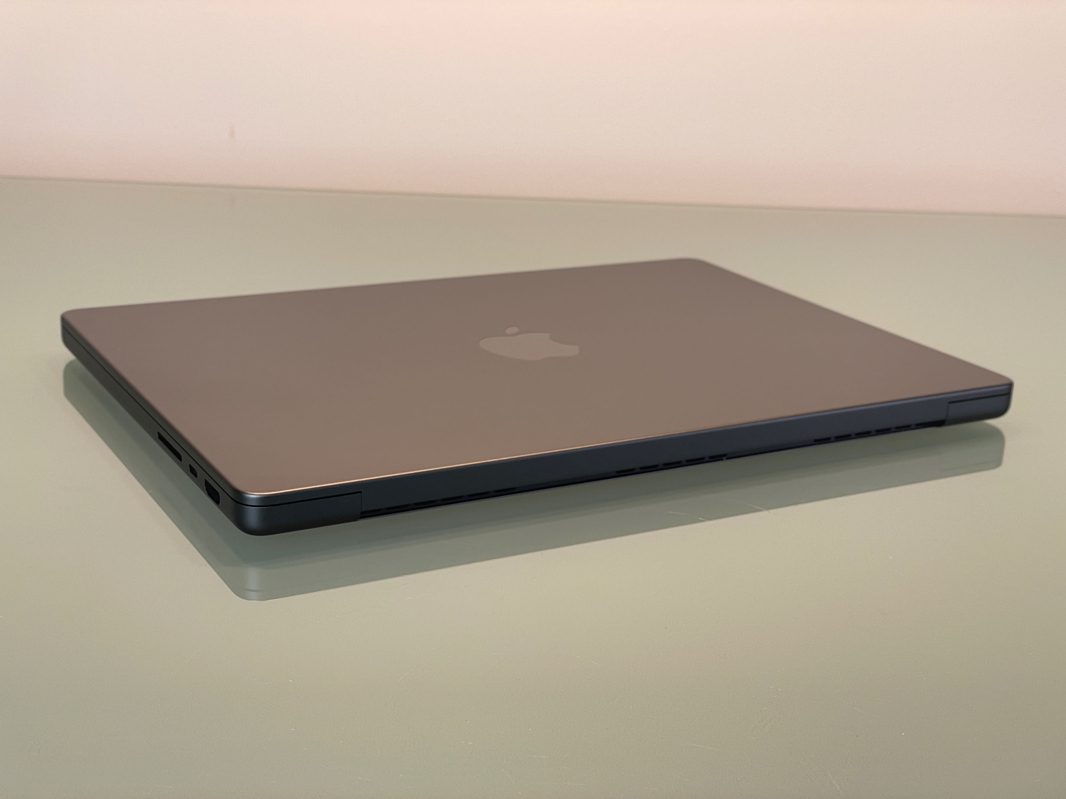 2023 MacBook Pro A2992 14" M3 PRO 36GB 512GB Apple Care +