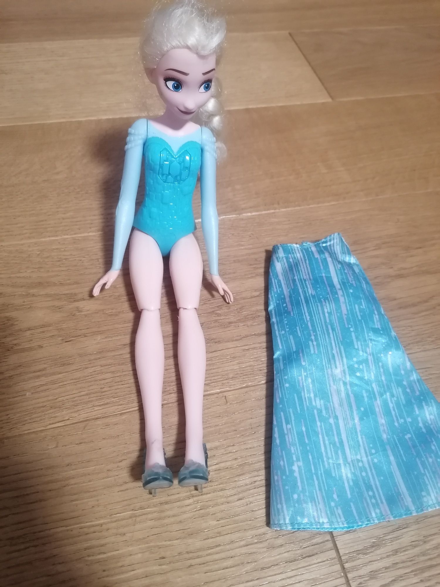 Elza Frozen lalka gra i świeci