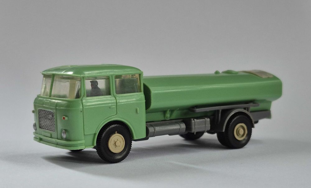 2 Samochody ciężarowe Skoda [Permot] skala H0