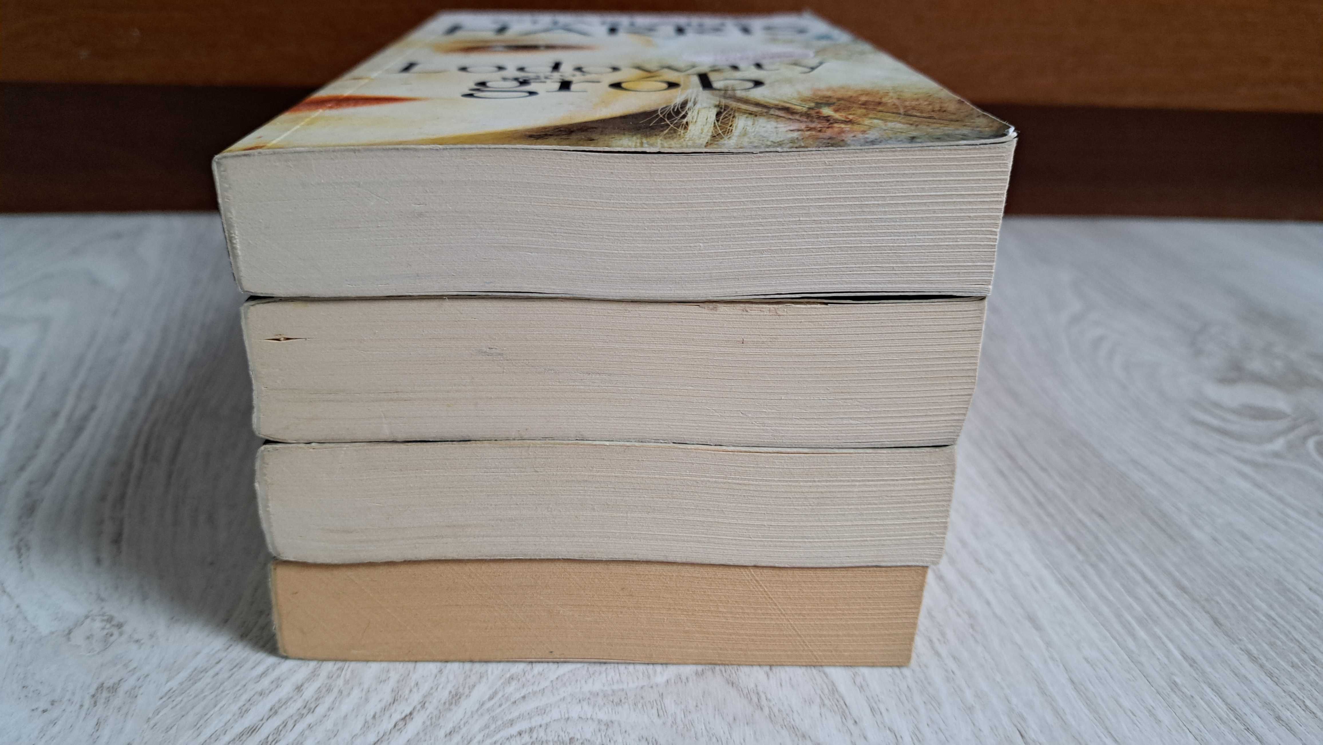 Charlaine Harris Grobowy zmysł Grób z niespodzianką Grobowa tajemnica
