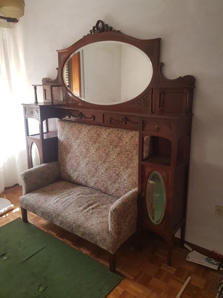 Móvel de entrada com sofa