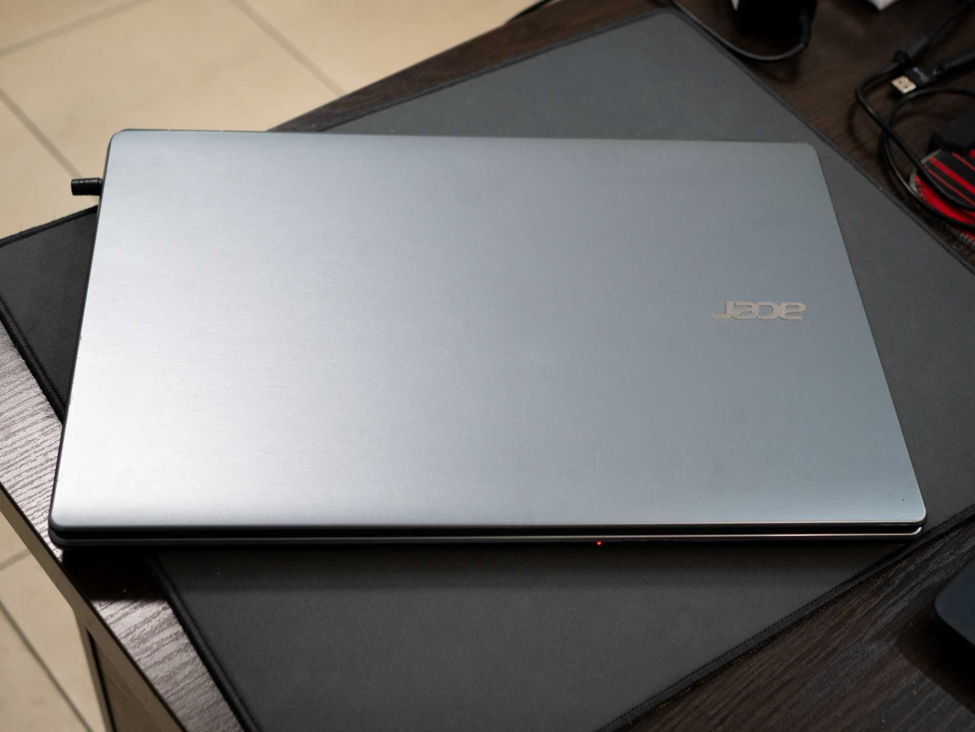 Ноутбук Acer 17.3 i5-5200u/gt820m