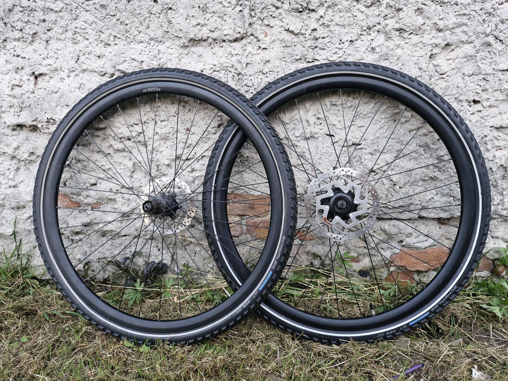 Koła 28" Shimano Schwalbe Komplet Tarcze Dynamo Trekking Gravel 28x1.5