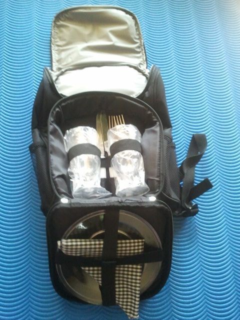 Plecak termiczy/piknikowy z wyposażeniem dla 2 osób - Nowy - Okazja!!!