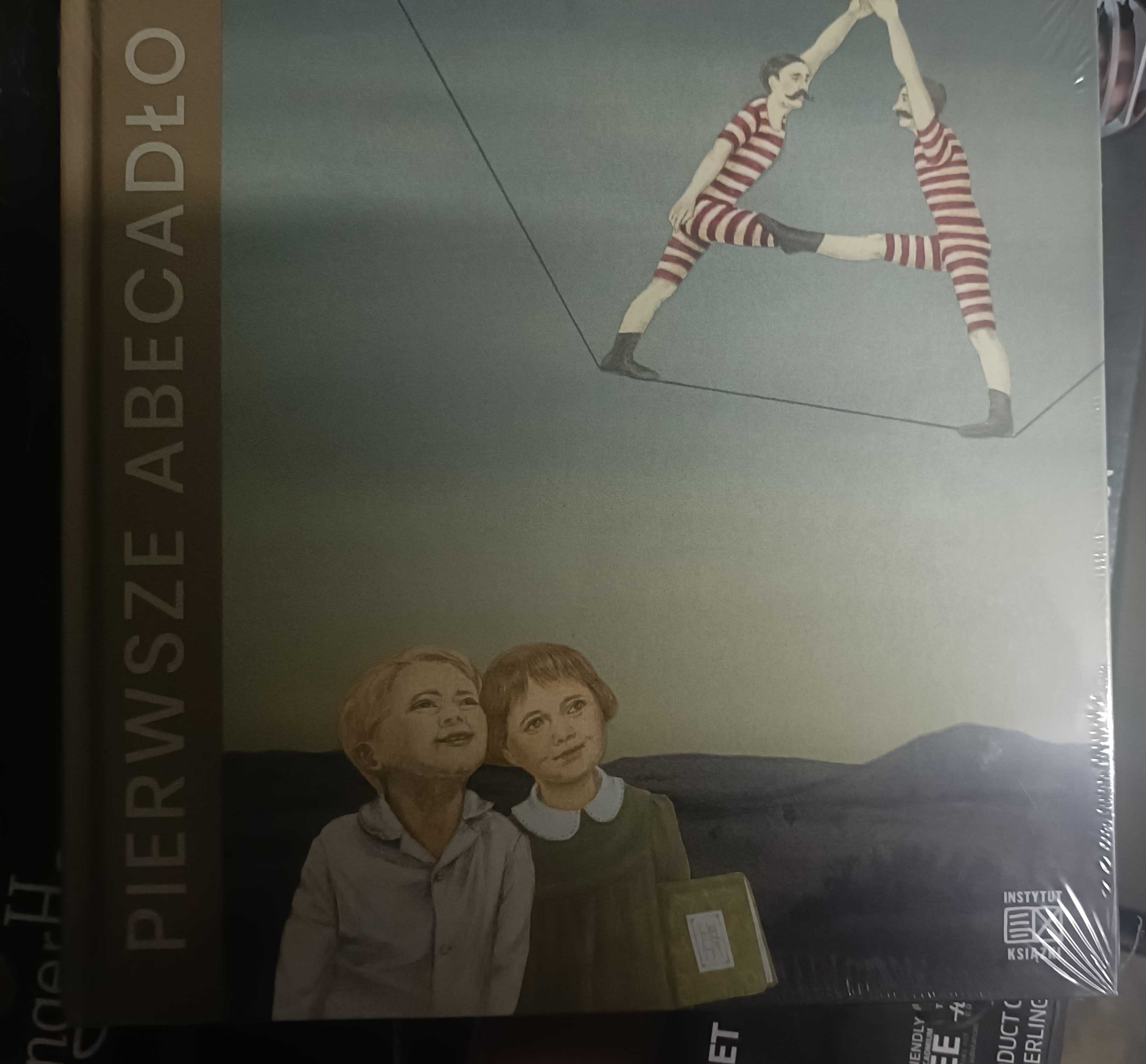 Pierwsze abecadło Książką połączeni czyli uczymy się czytać razem