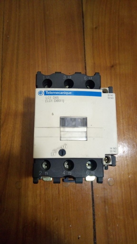 Магнітний пускач Schneider electric  LC1 D65