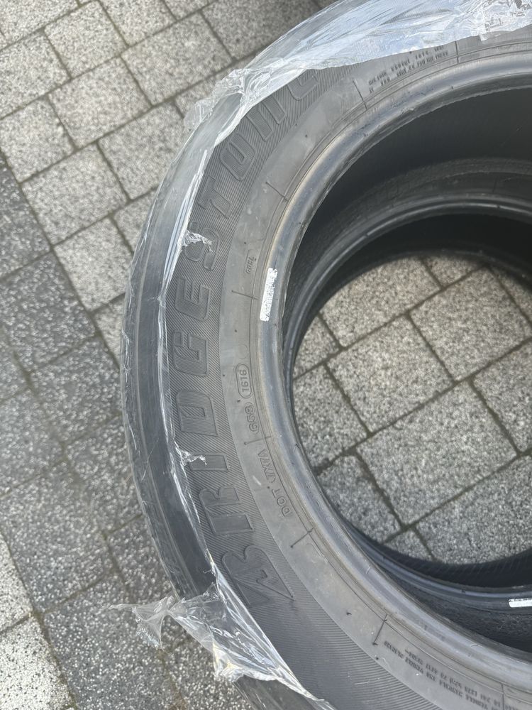 Opony wielosezonowe Bridgestone