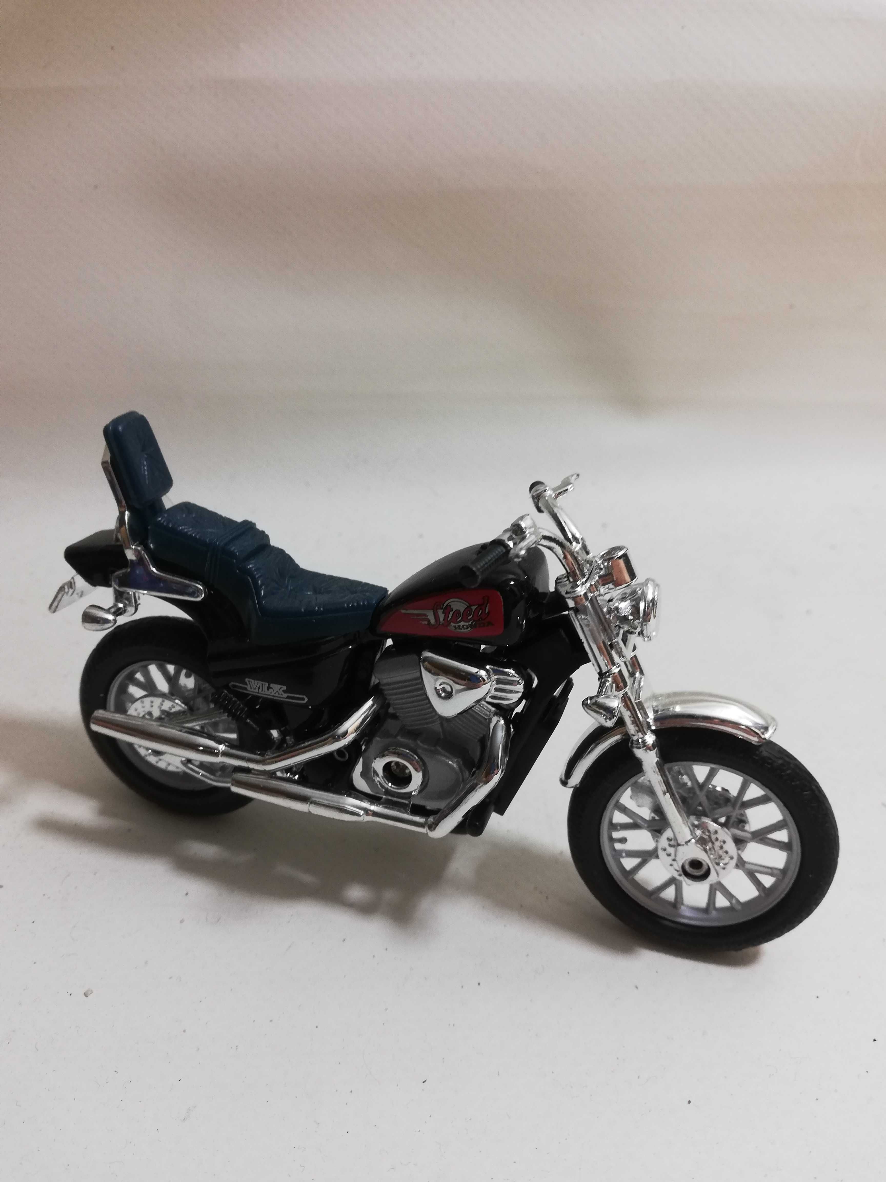 Honda VLX 600 Steed - Welly 1:18