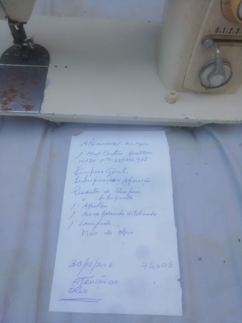 Máquina de custura