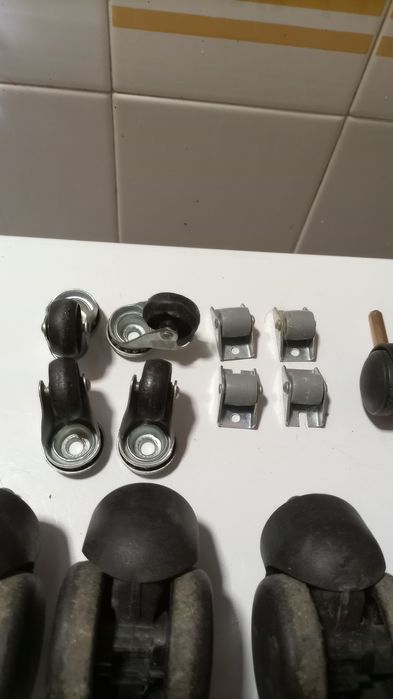 Rodas giratórias para cadeiras e outra rodas