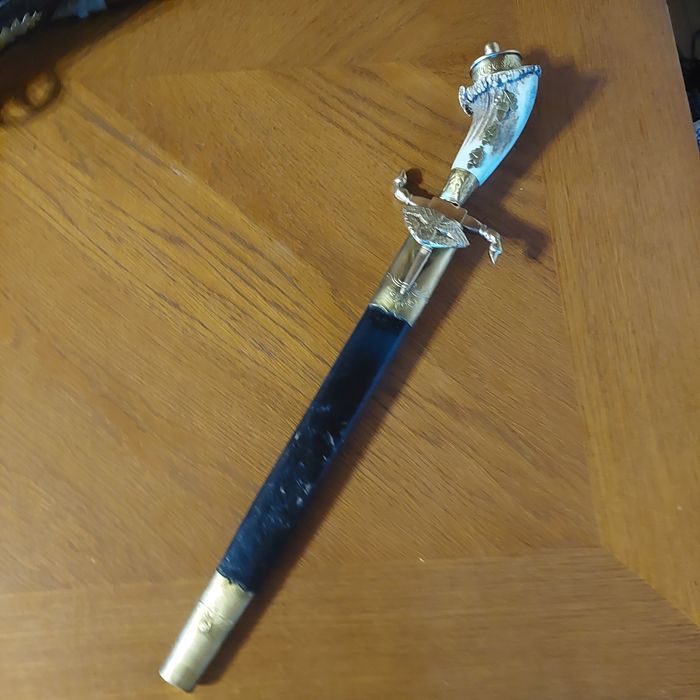 Kordelas myśliwski – PUMA Solingen – motywy historyczne III rzeszy