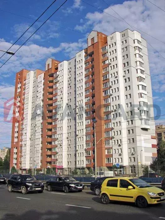 Продаж 2-К квартири пр.Леся Курбаса 5В