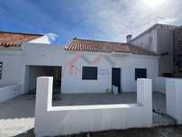 Moradia V2 totalmente renovada com garagem no centro - São Brás de ...