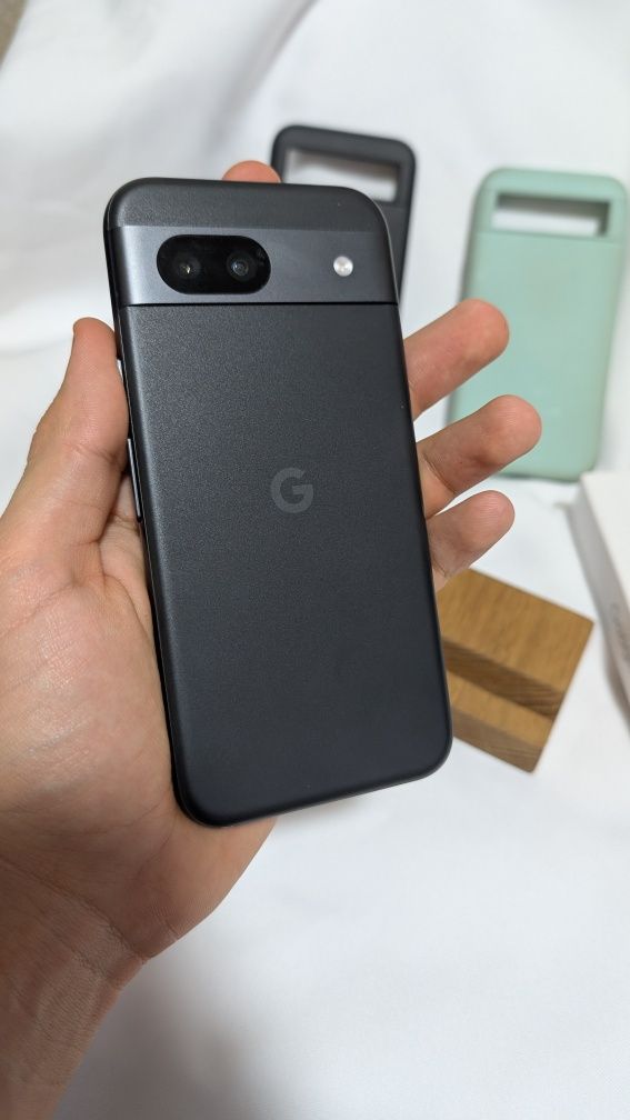 Pixel 8a ідеал soft unlock 128 gb коробка та 3 чохли