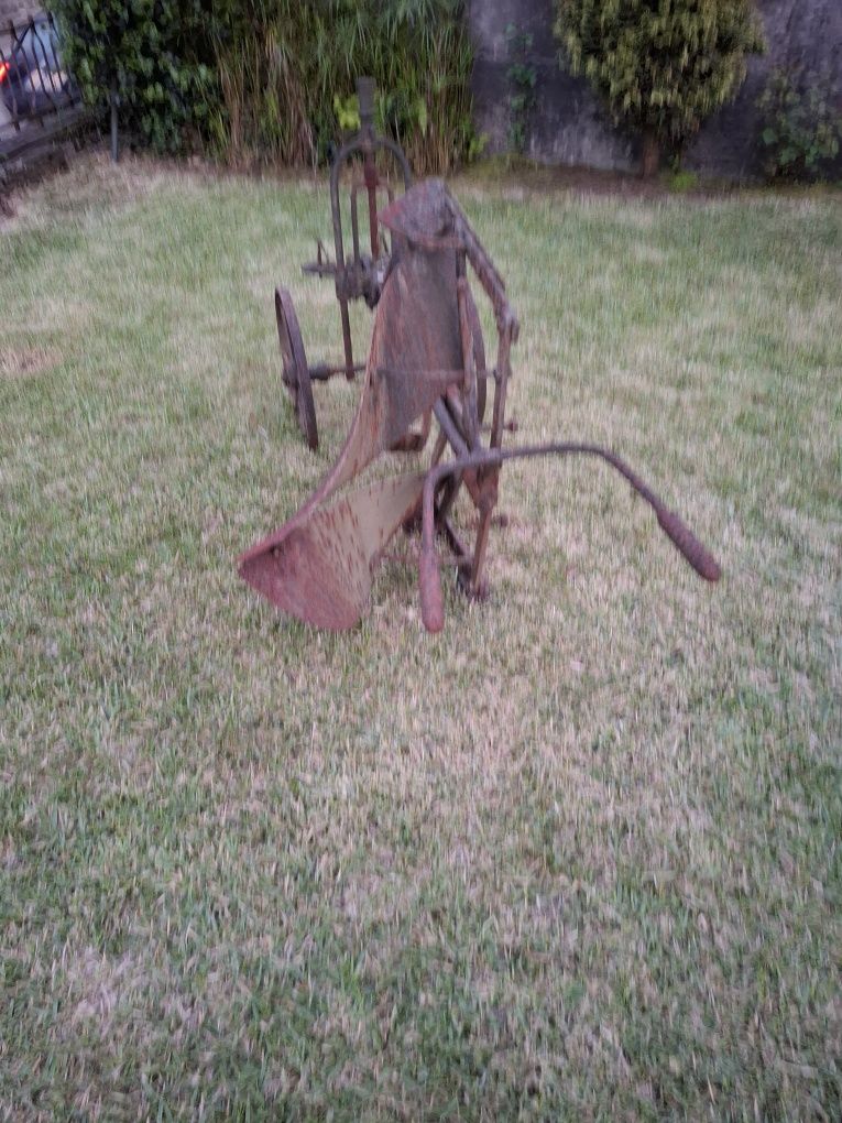 Charrua antiga em ferro