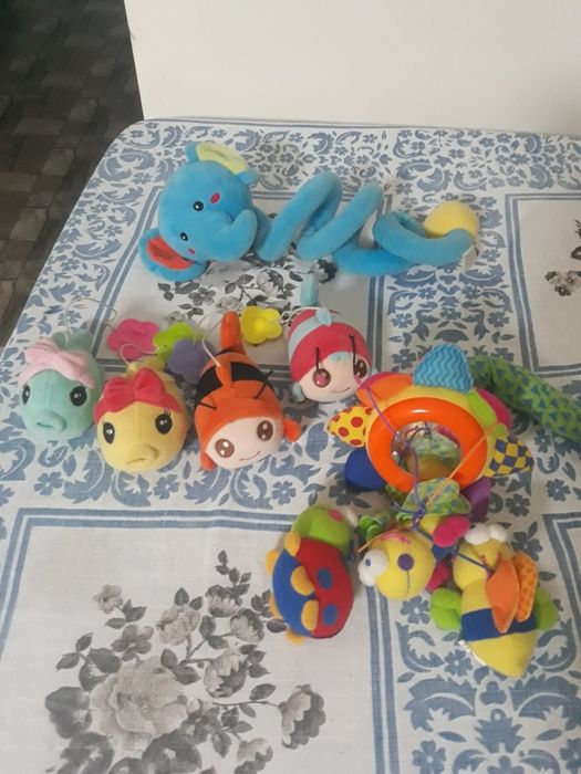 Іграшки для малюків