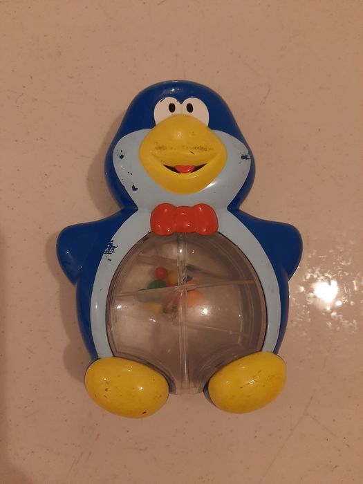 Brinquedos Chicco e Tuctuc.