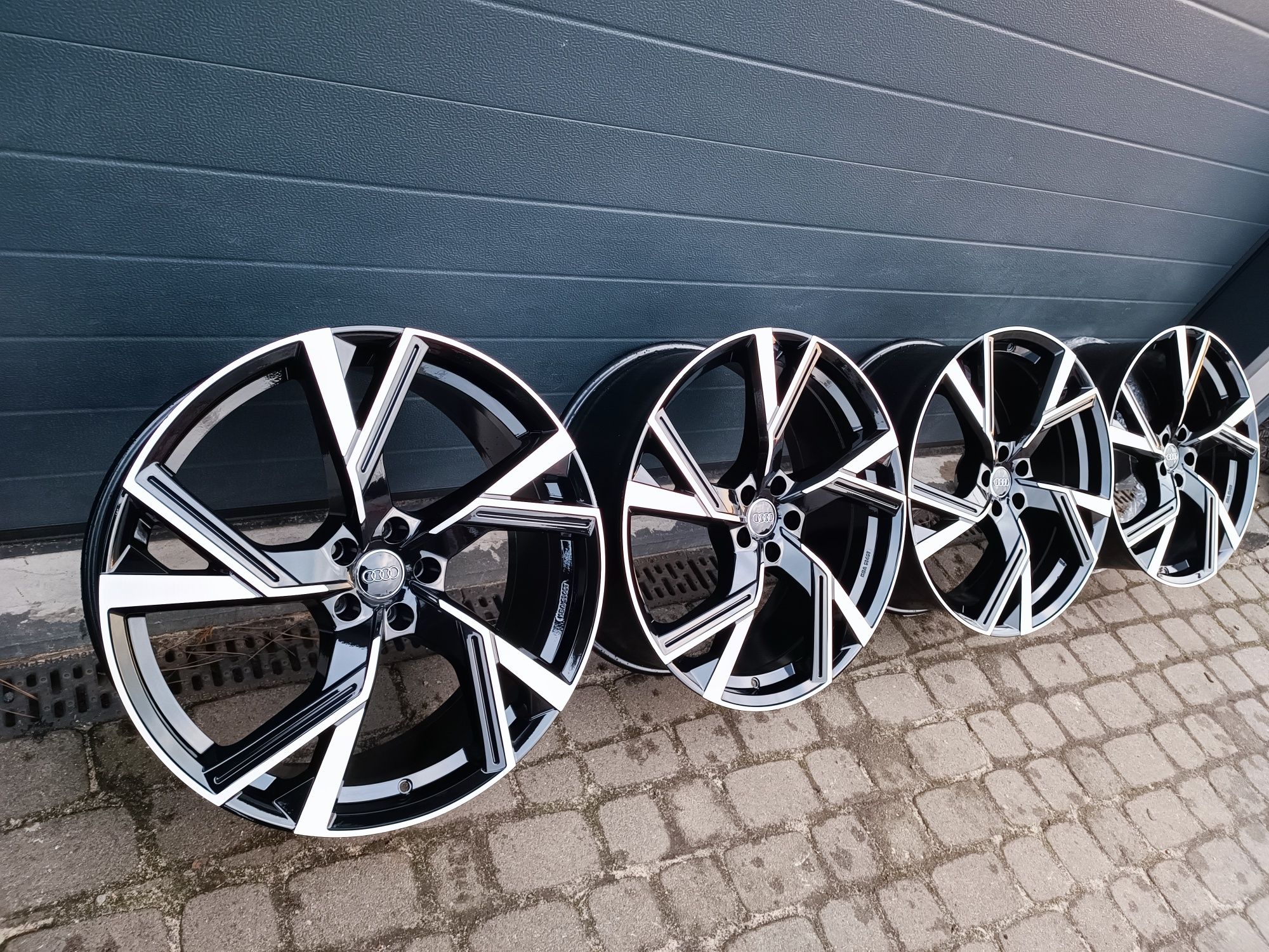 Felgi aluminiowe 5x112 Audi Q7,8 R22